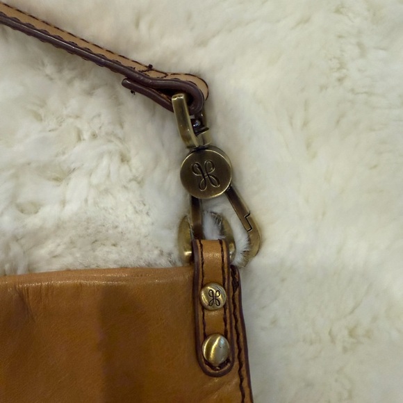 HOBO Crossbody Bag Camel Tan Soft Leather Foldover Clutch Adjustable Strap - Picture 4 of 14